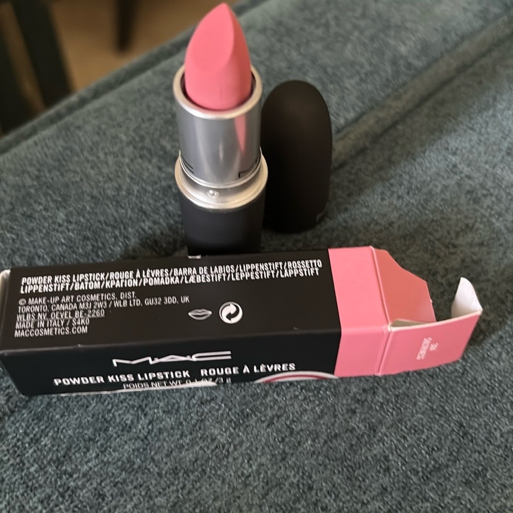 MAC “Sultriness”Cosmetics Matte Lipstick new in box - Picture 2 of 2